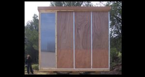 Construction d'une maison d'urgence par l'architecte Deric fourie à Marseille