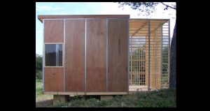 Construction d'une maison d'urgence par l'architecte Deric fourie à Marseille
